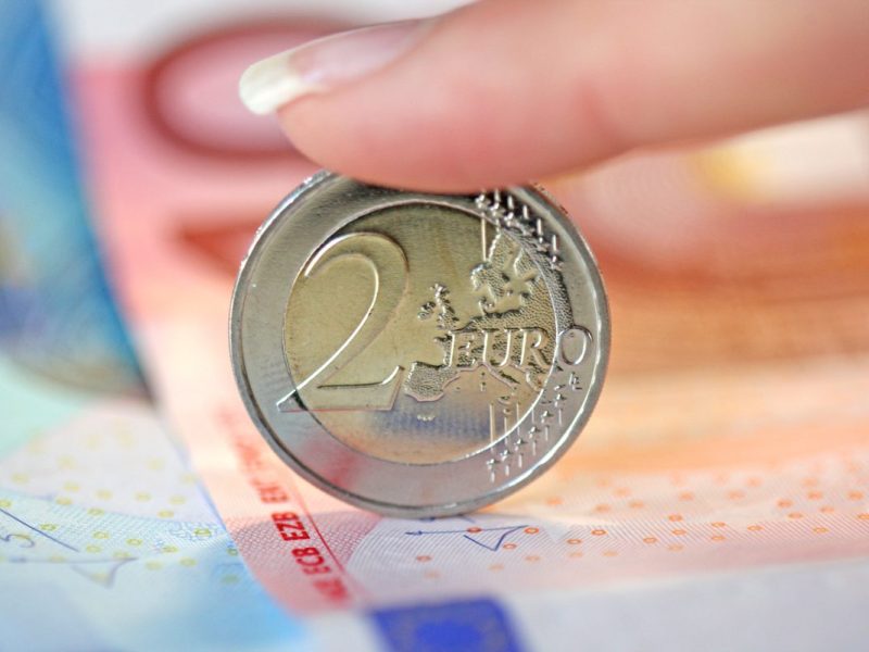 2-Euro-Münze „30 Jahre Mauerfall“ kann extrem viel wert sein: Für SIE musst du richtig viel zahlen