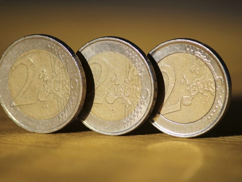 2-Euro-Münze „50 Jahre Kniefall von Warschau“: So viel ist die Gedenkmünze wert