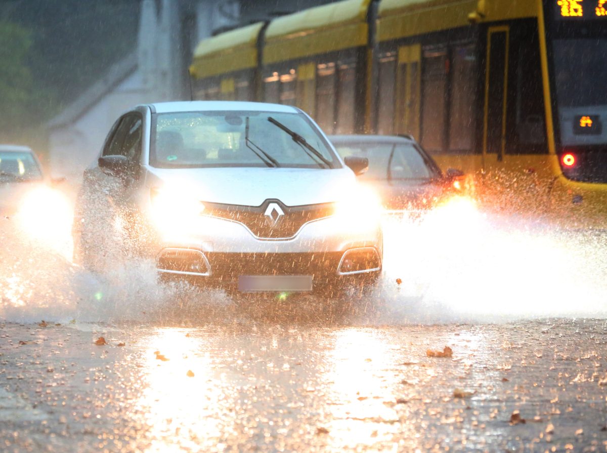 Wetter, Regen, Autos, NRW