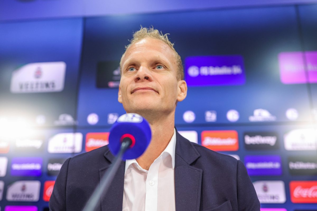 Karel Geraerts sprach erstmals als neuer Trainer des FC Schalke 04.