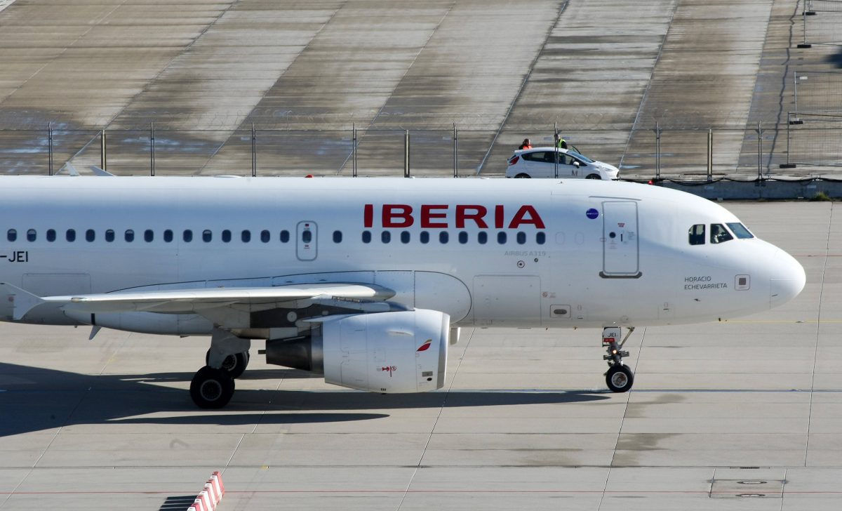 Flughafen in Spanien: Fußballer "kapern" Maschine