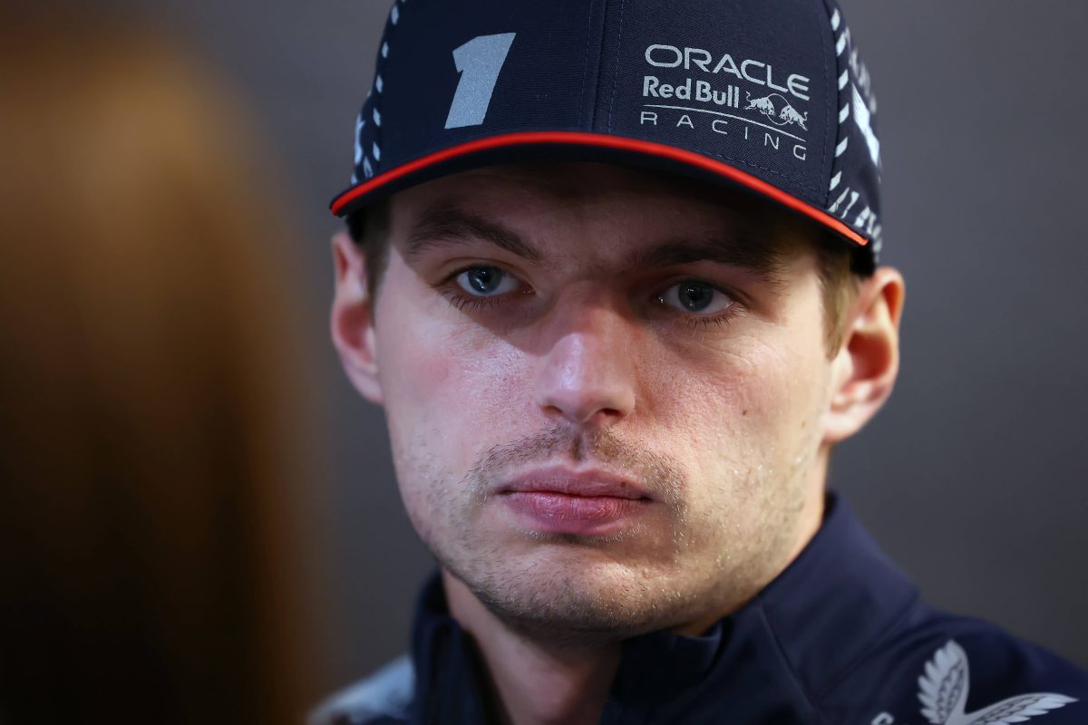 Formel 1: Max Verstappen schaut grimmig drein.