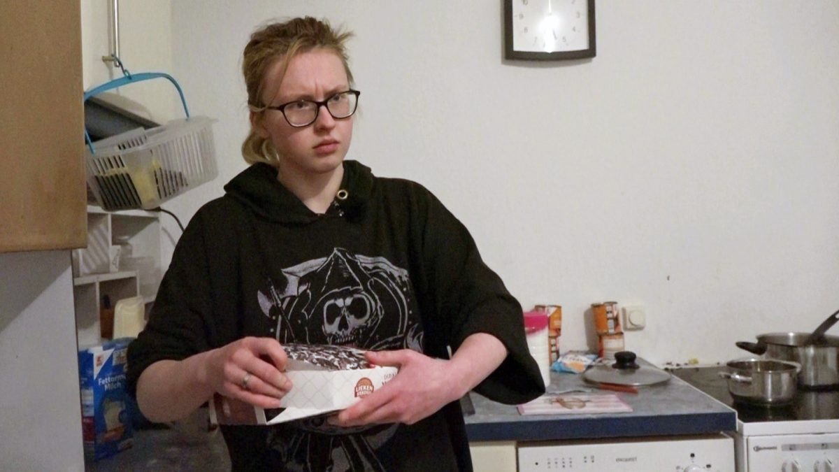 Bürgergeld-Empfängerin Jasmin muss schnell handeln. Ihr Mann wird nie arbeiten gehen.