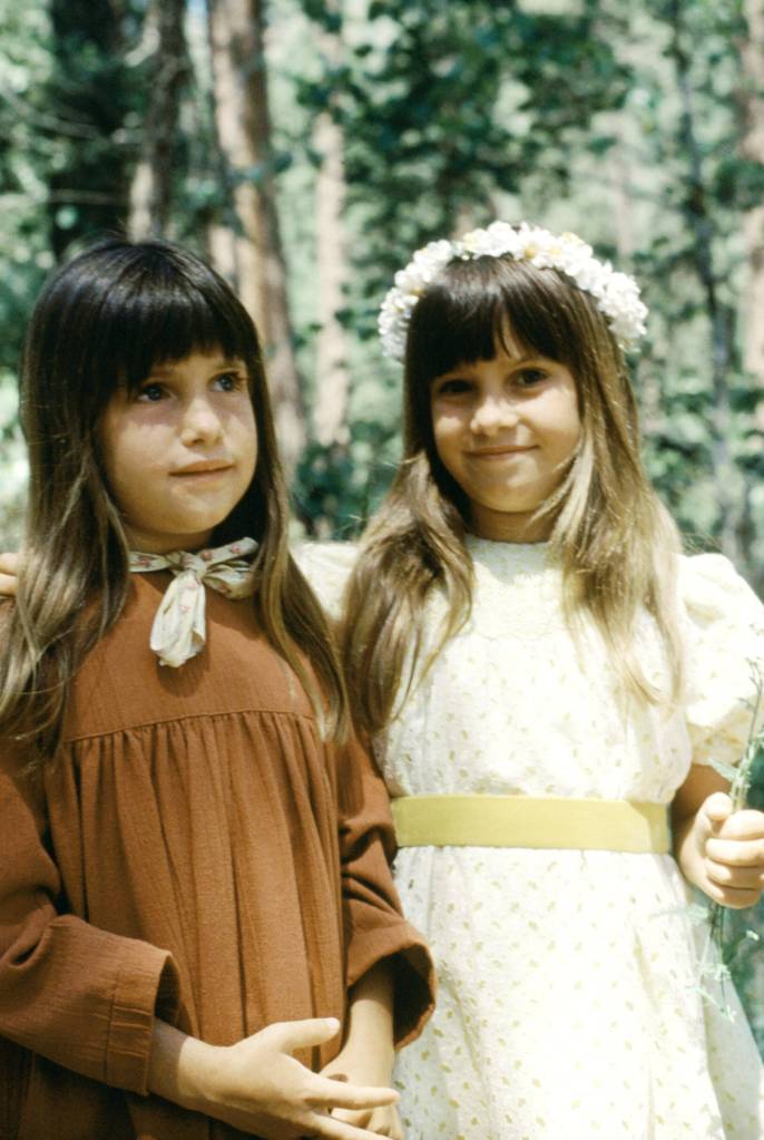 Lindsay und Sidney Greenbush als Carrie Ingalls.