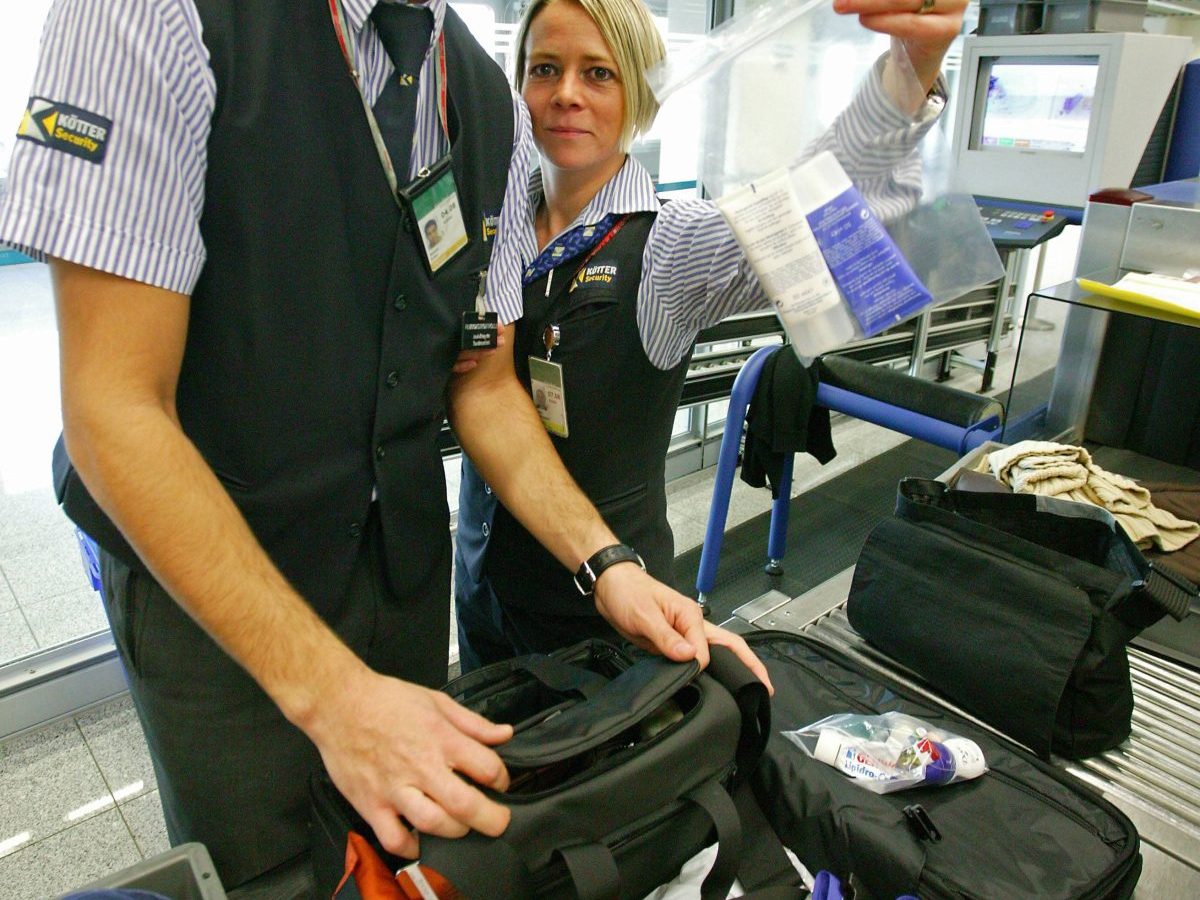 Flughafen Düsseldorf mit Änderungen bei den Sicherheitskontrollen wegen eines Umbaus.