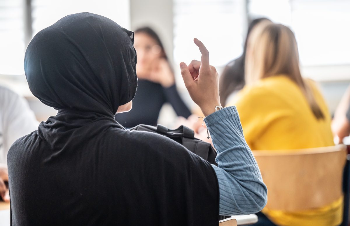 Eine Lehrerin berichtet vom Islamismus an NRW-Schulen.