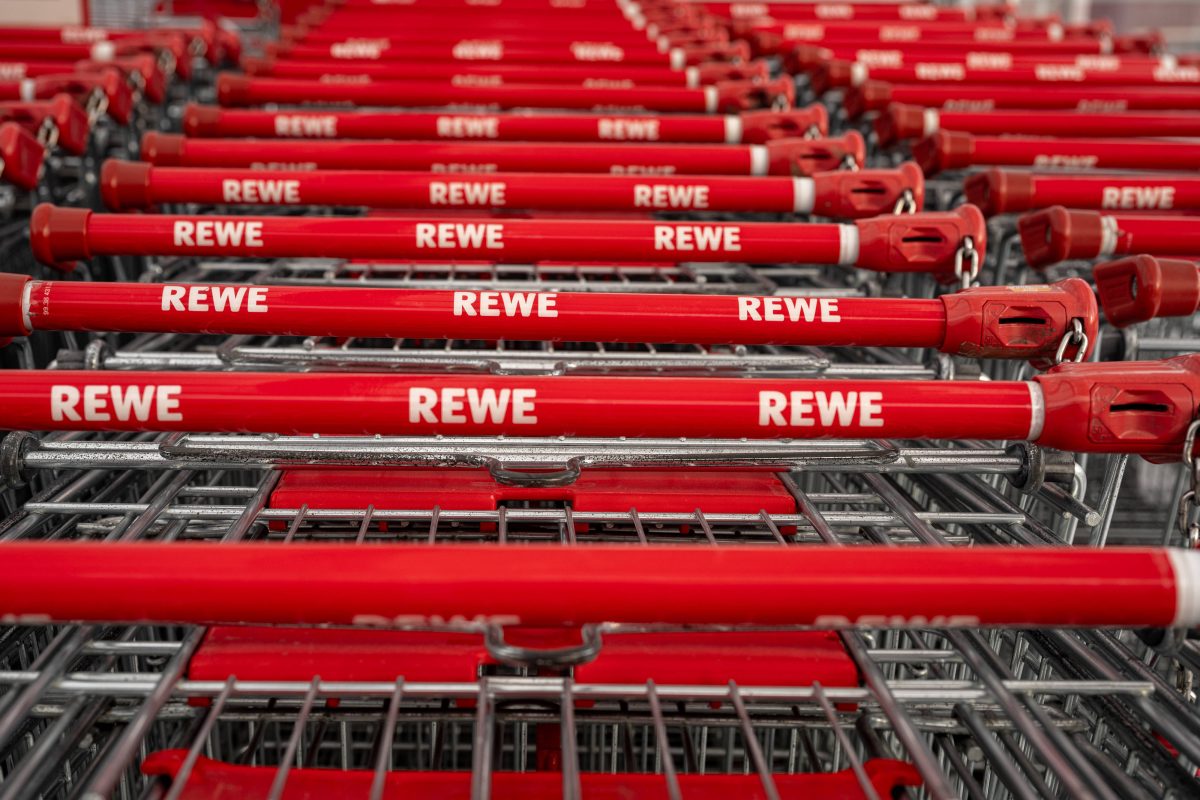 Rewe: Kunde ist nach Einkauf stinksauer.