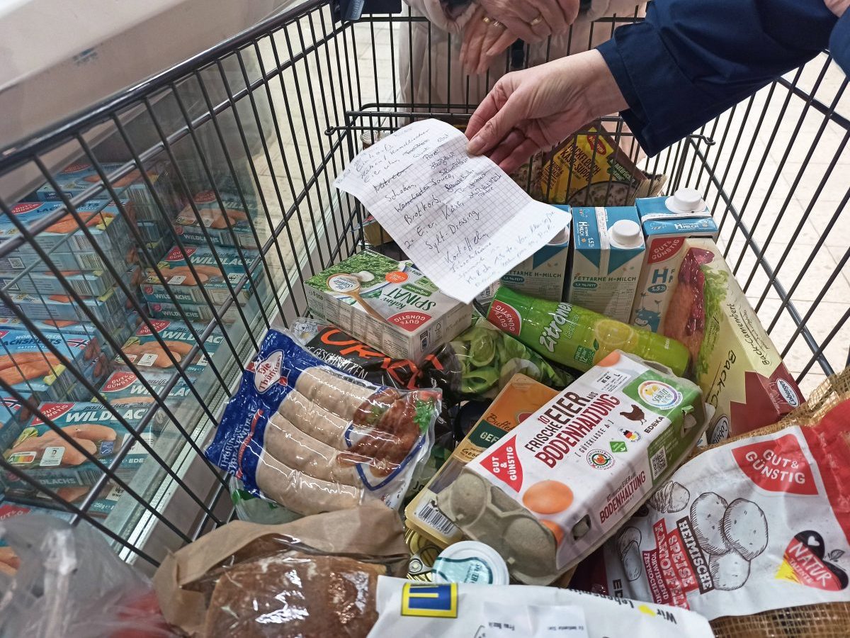 Lidl, Edeka und Co.: Kundin verrät Einkaufstrick – so einfach kann es sein