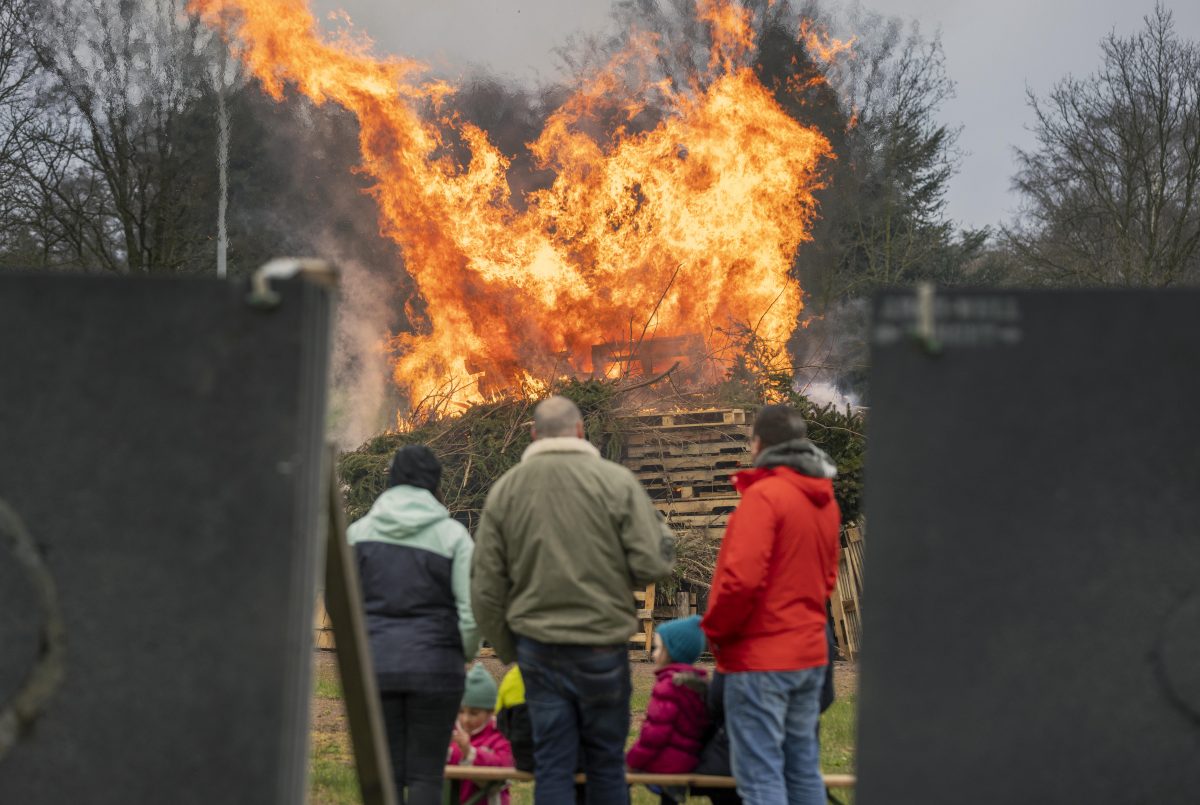 Es gibt einen Fehler, der beim Osterfeuer in NRW immer wieder gemacht wird und Leben kostet.