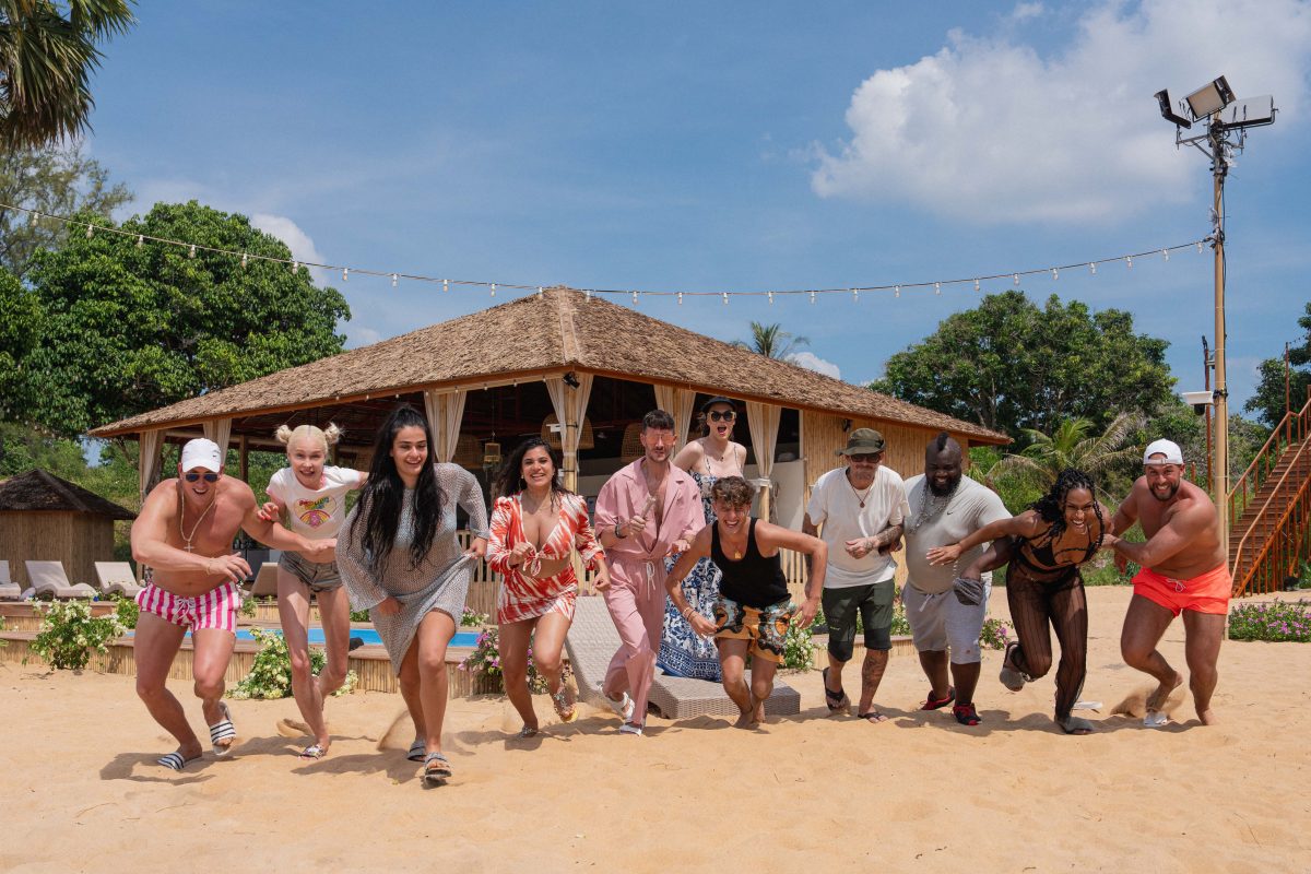 Heiße Spiele unter der Bettdecke bei beliebter RTL2-Show! Während sie auf Thailand fremdfummelt, sitzt ihr Freund ahnungslos zu Hause...