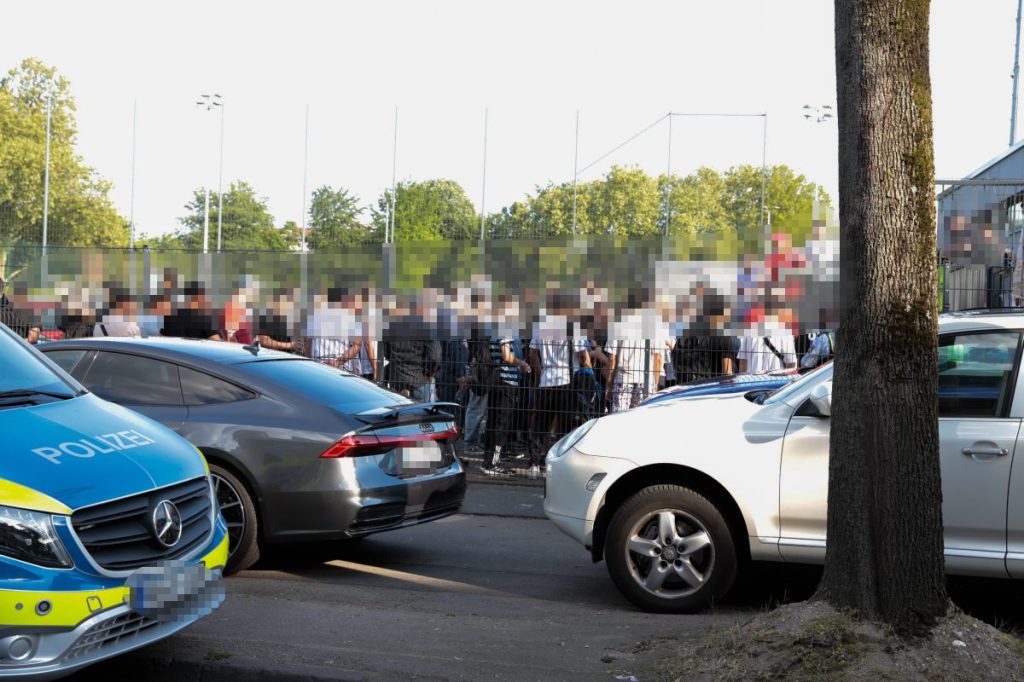 Nach der Massenschlägerei in Essen war die Polizei mit einem Großaufgebot vor Ort.