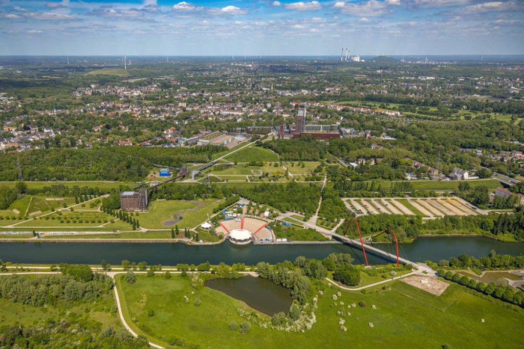 Der Nordsternpark in Gelsenkirchen: Hier soll es am Samstagmorgen zu einer Massenschlägerei mehrerer hunderter Fans gekommen sein. 