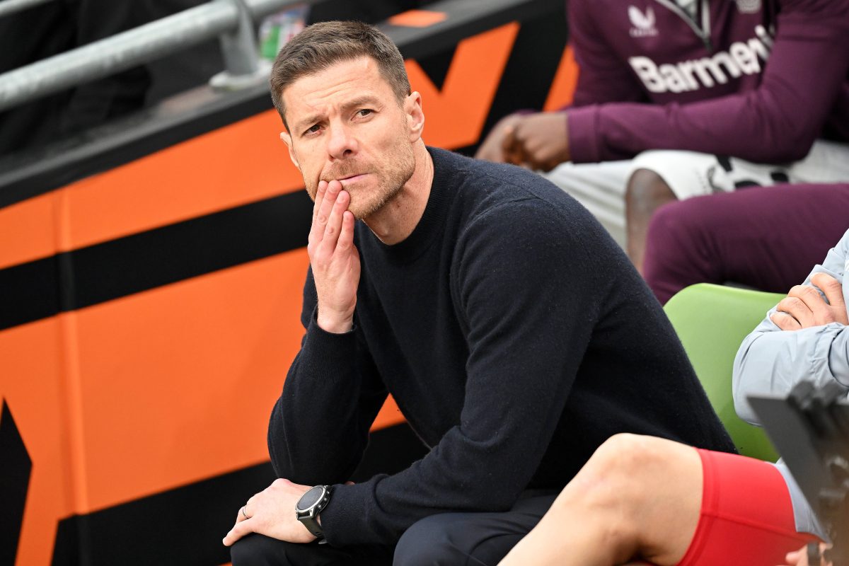 Xabi Alonso von Bayer Leverkusen schaut bedient.