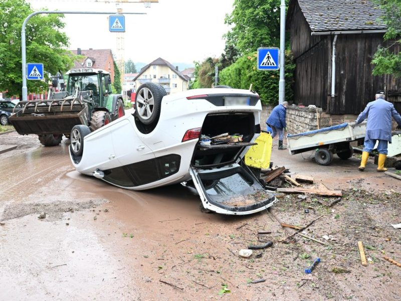 Wetter in NRW: Experte mit übler Prognose – „Stecken im Keller fest“