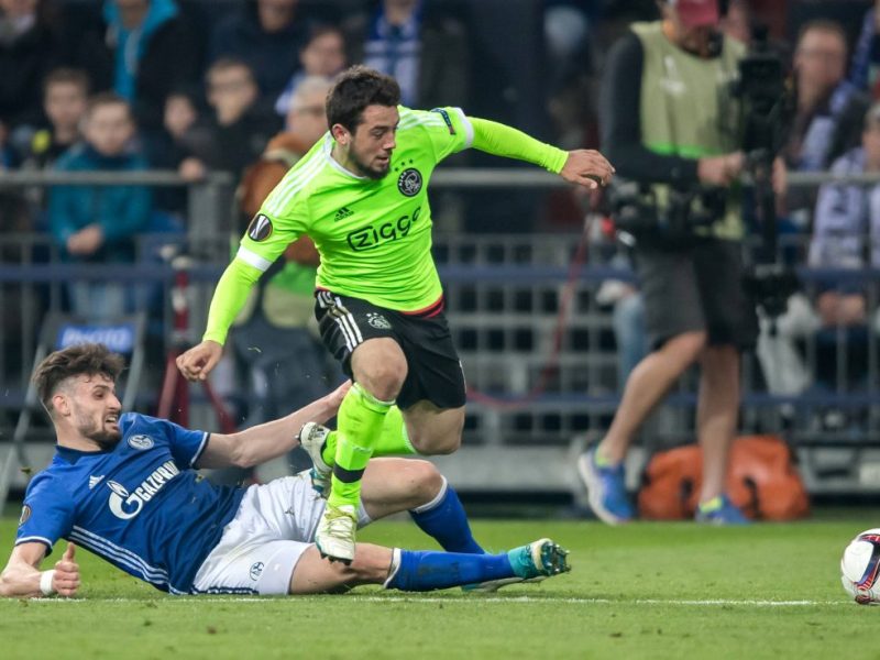 FC Schalke 04 verpflichtet Younes! An DIESEN Moment erinnern sich die Fans ungern zurück