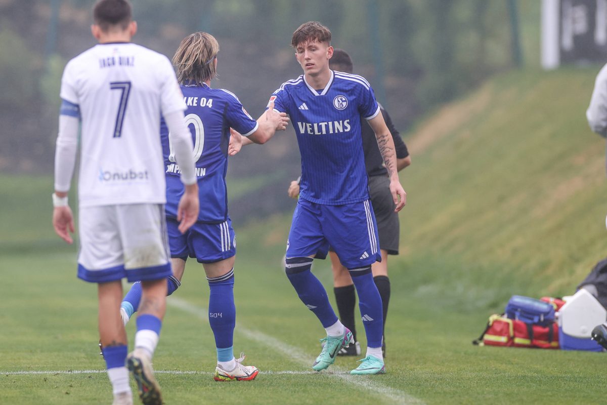 Muss der FC Schalke 04 den Abgang eines Top-Talents hinnehmen? Die Fans rätseln über eine Aussage des S04-Youngsters.