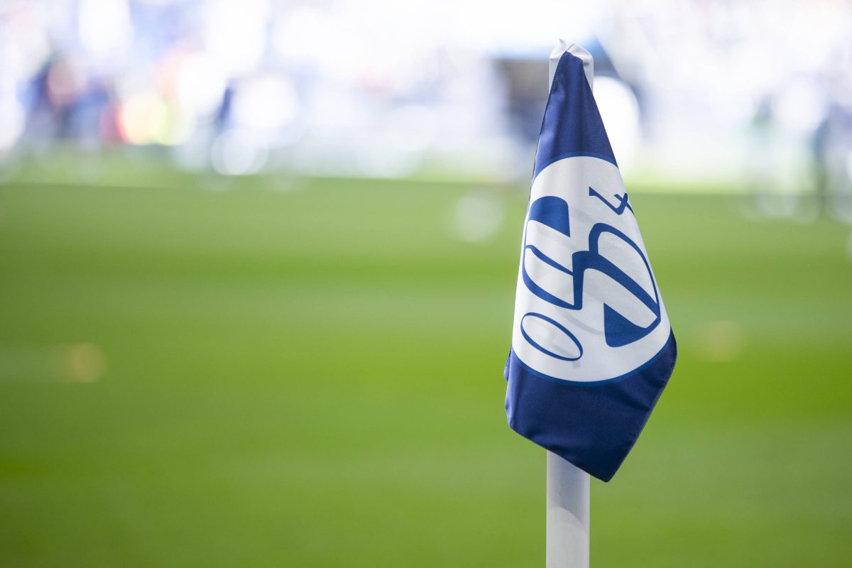 Dem FC Schalke 04 rennt die Zeit davon! Auf der Suche nach einem Hauptsponsor muss der S04 nun offenbar einen bitteren RÃ¼ckschlag hinnehmen.