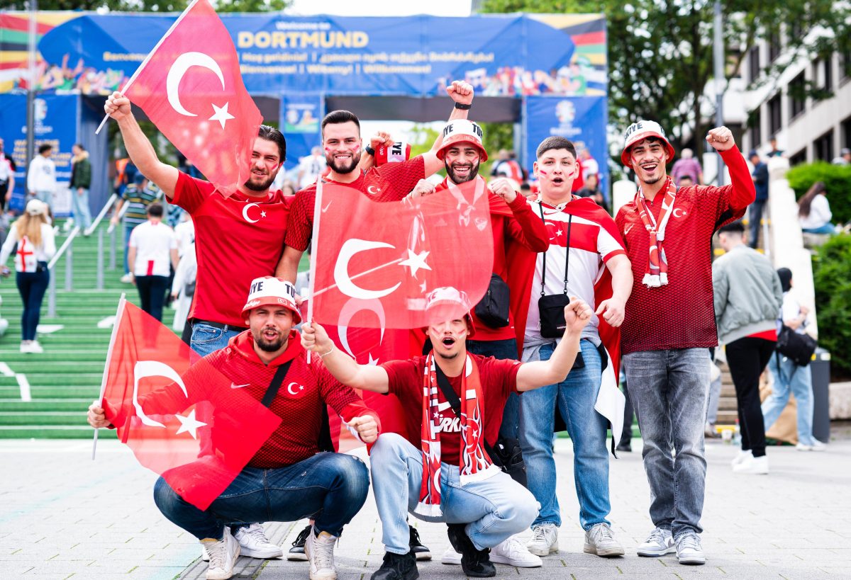 Türkei-Fahnen bei der EM 2024.