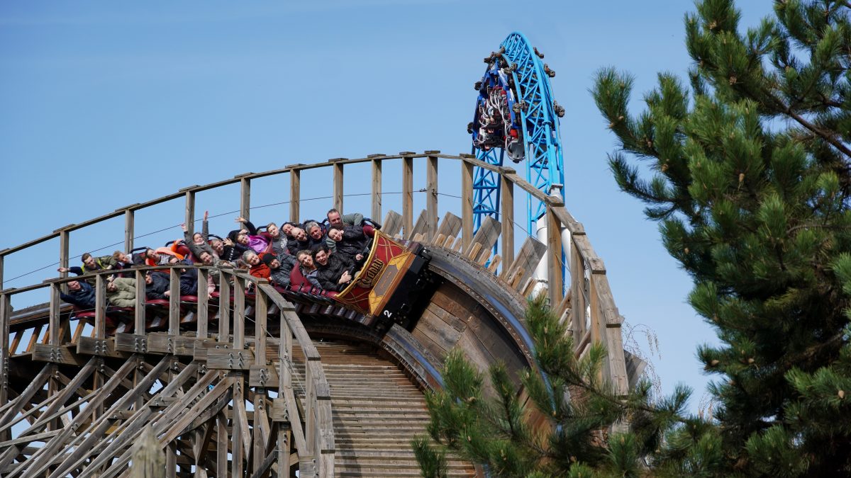 Der Europapark mit WiedererÃ¶ffnungs-AnkÃ¼ndigung zum Geisterschloss