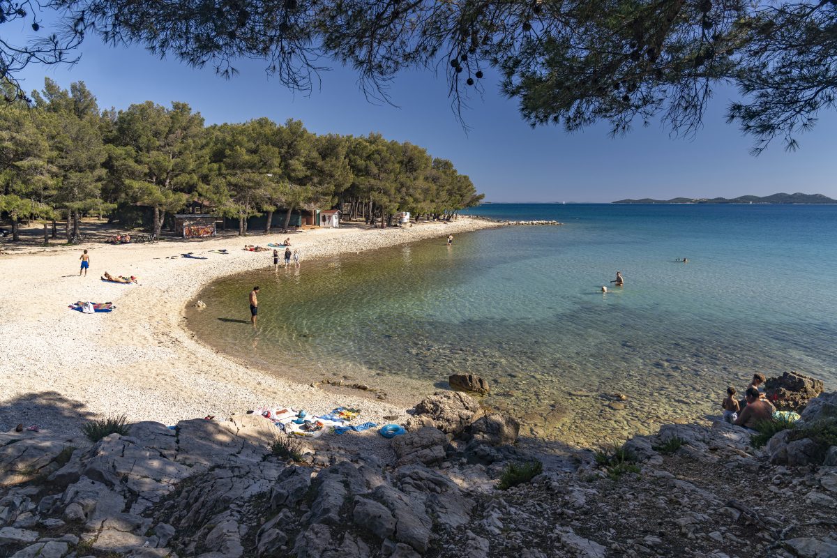 Urlaub in Kroatien: Kalte Temperaturen im Meer halten die BadegÃ¤ste fern