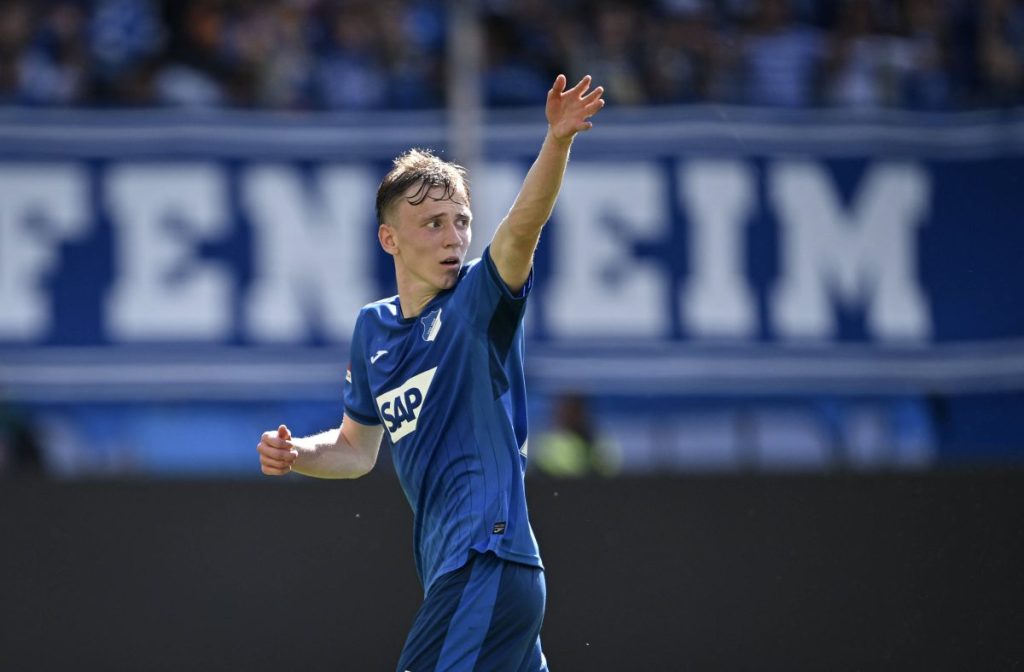Wird aus blau-weiß demnächst schwarz-gelb? Maximilian Beier soll beim BVB hoch im Kurs stehen.