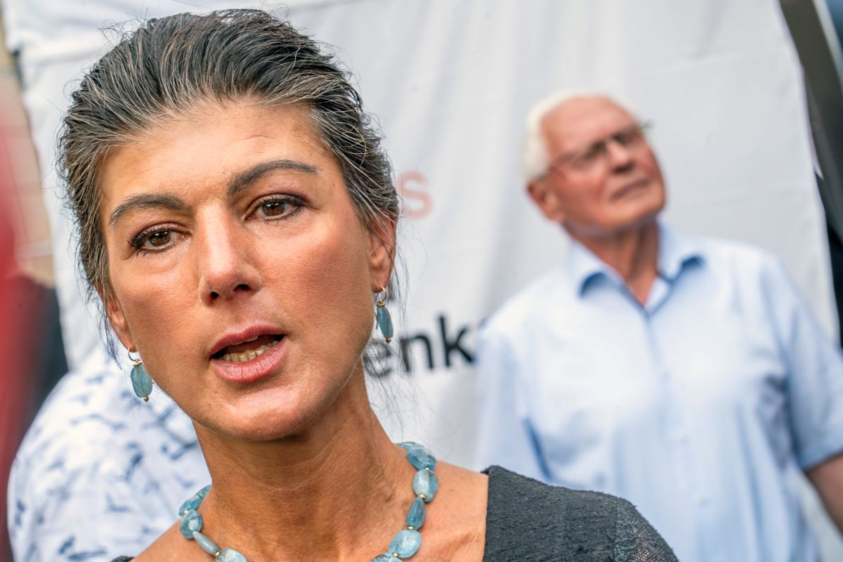 BSW-Anhänger werfen Partei-Chefin Wagenknecht AfD-Rhetorik vor.