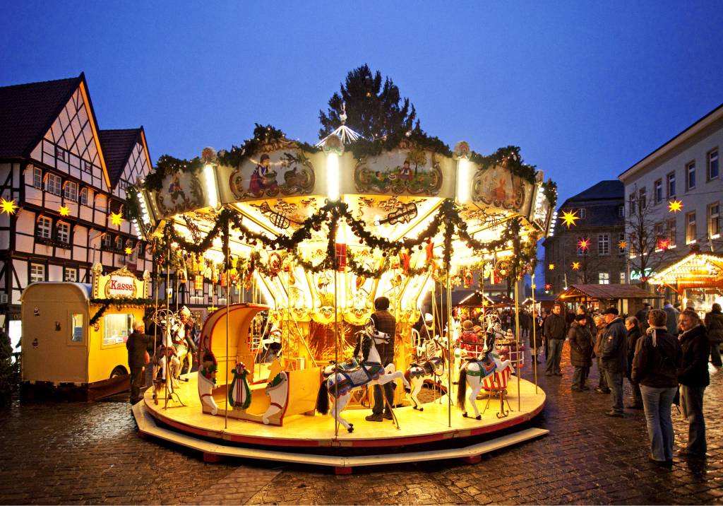 Kinderkarussell auf dem Weihnachtsmarkt