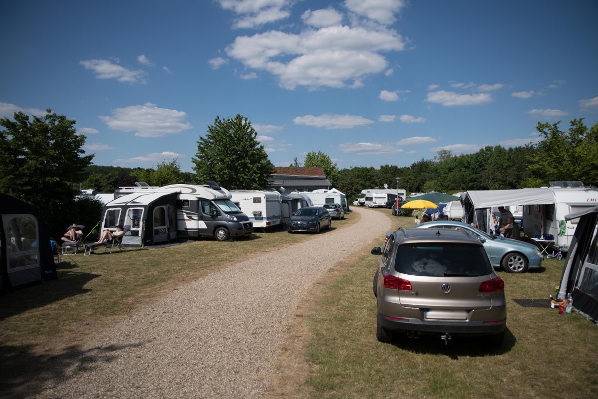 Der Urlaub auf dem Campingplatz kann unnÃ¶tig teuer werden, wenn du eine Sache nicht beachtest! (Symbolfoto)