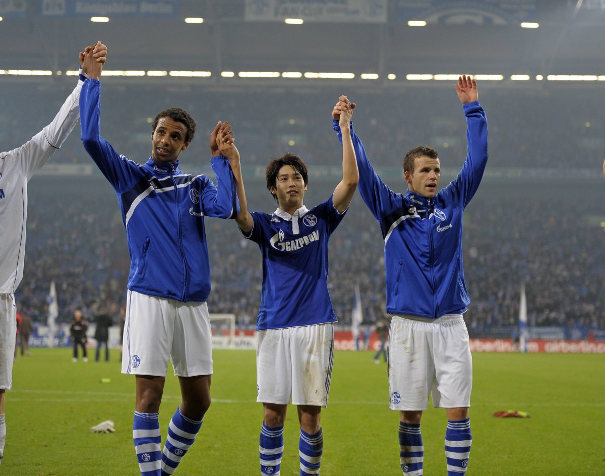 Bei diesen Bildern werden die Fans des FC Schalke 04 hellhÃ¶rig. Eine Klublegende ist plÃ¶tzlich wieder in Gelsenkirchen.