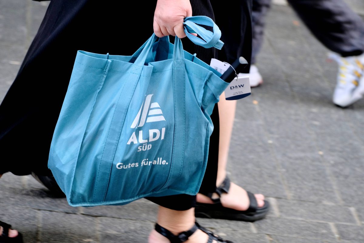 Mit diesem Anblick hat ein Aldi-Kunde sicherlich nicht gerechnet. Beim Auspacken seines Einkaufes wartete eine dicke Ãœberraschung auf ihn.