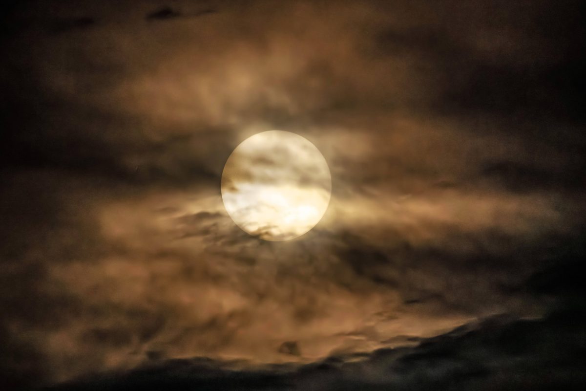 Der Super-Vollmond im Oktober hat groÃŸen Einfluss auf die Sternzeichen.