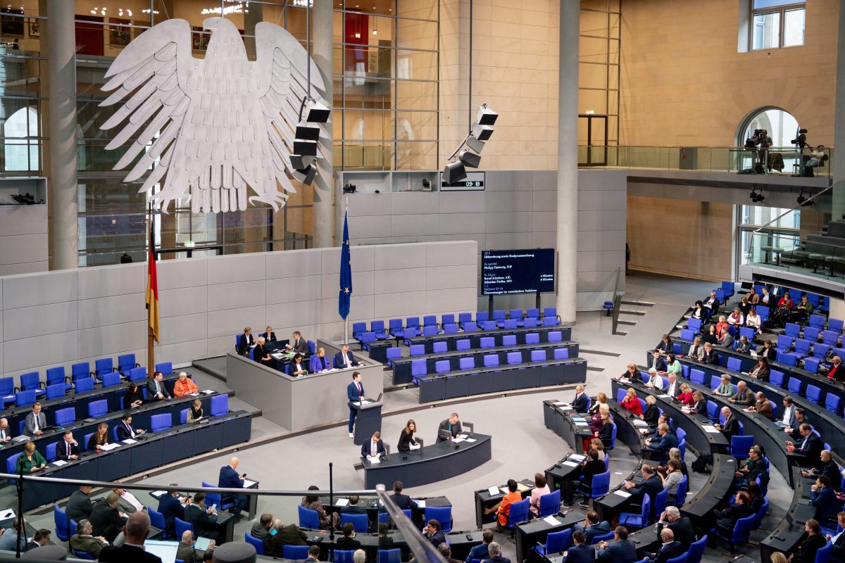 EmpÃ¶rung im Bundestag bei der Opposition.