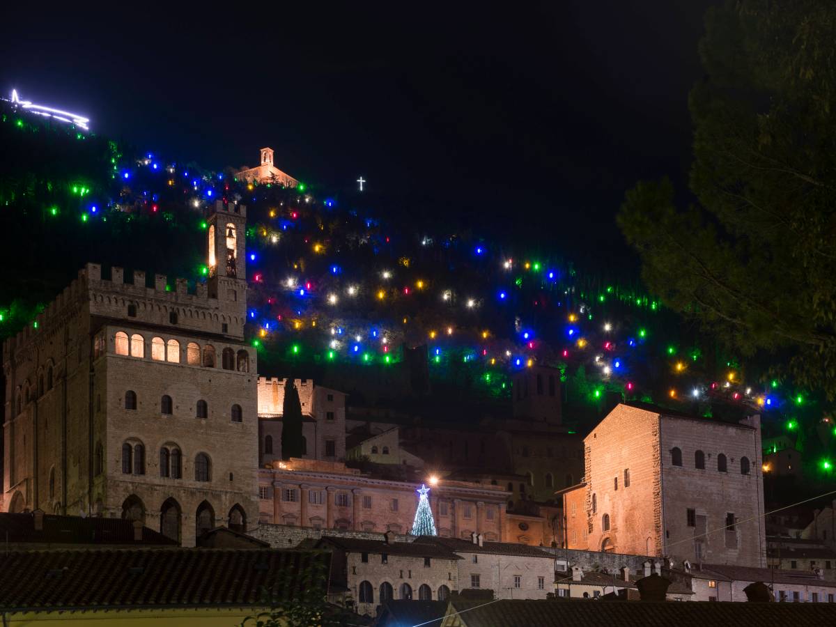 Weihnachtsbaum in Gubbio, Italien