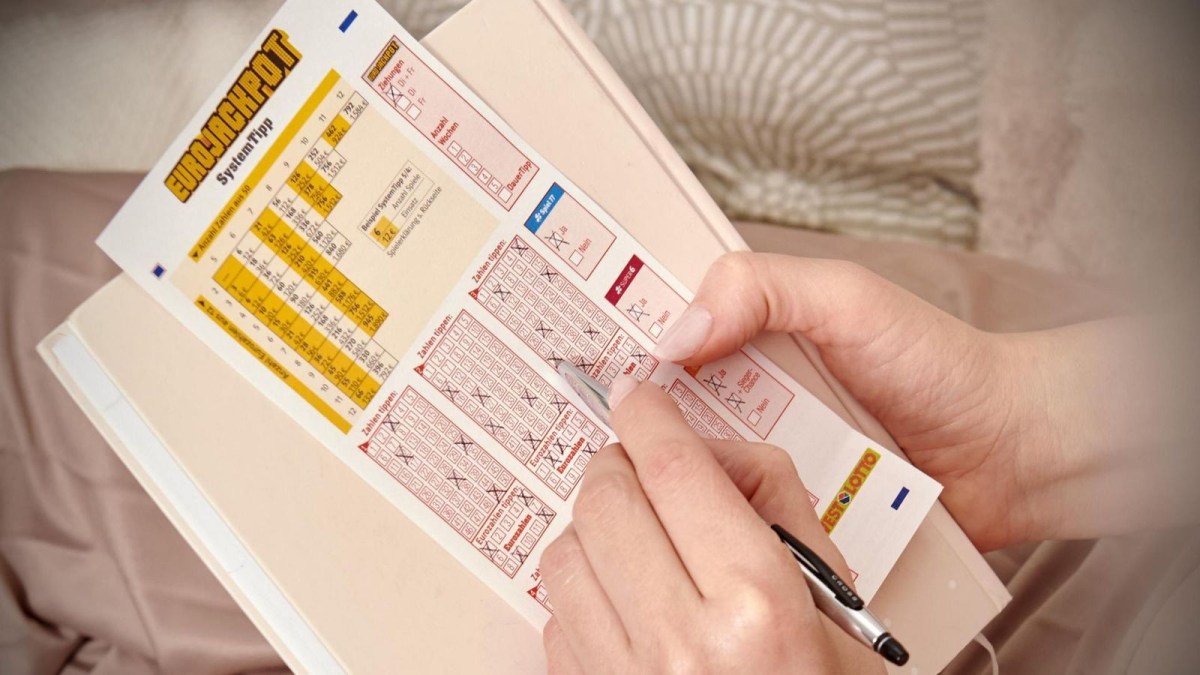 Am Freitag, 7. Februar 2025, sind rund 75 Millionen Euro im Jackpot. Ein SystemTipp bei Eurojackpot kann helfen, den Traum vom Jackpot-Gewinn wahr werden zu lassen. Dabei dürfen mehr Zahlen als bei einem NormalTipp markiert werden.