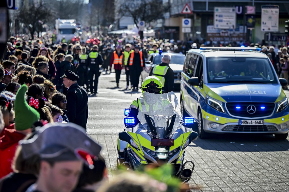 Der Rosenmontagszug in Essen-Rüttenscheid fand noch statt, der Kupferdreh nicht.