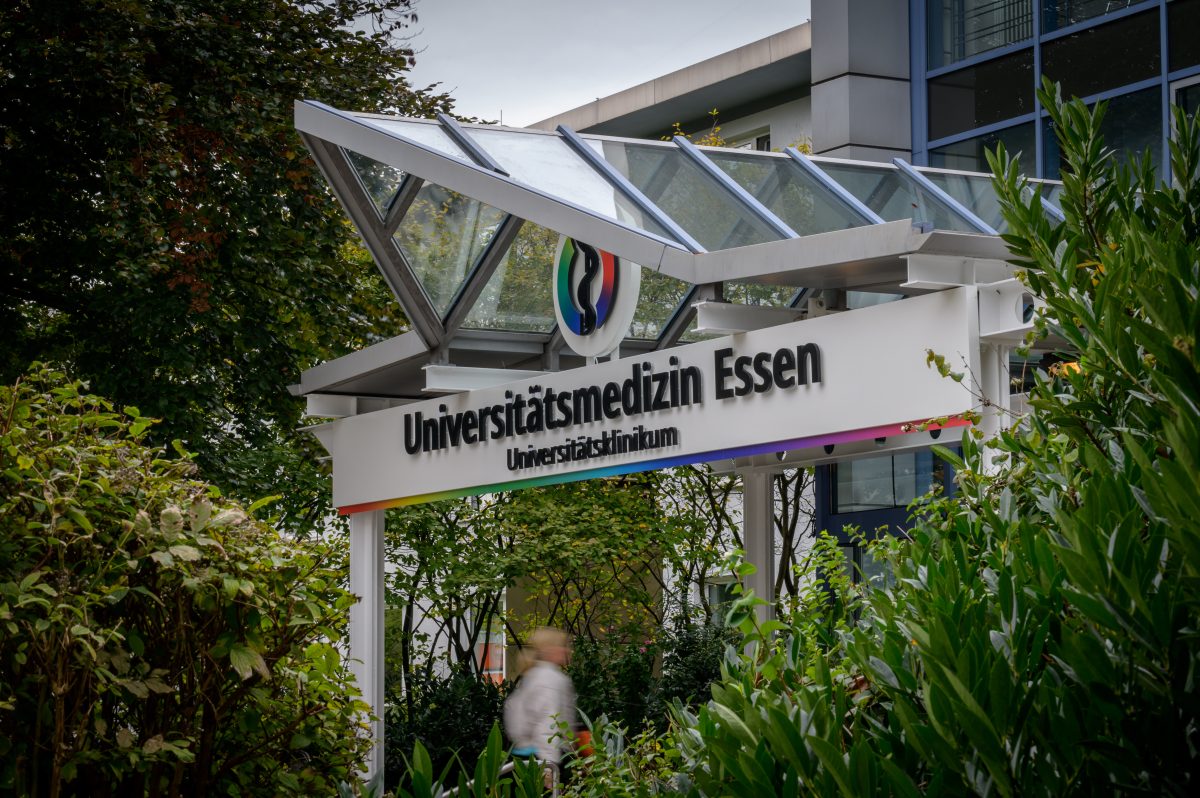 Das Universitätsklinikum in Essen, steht in der Nähe der Essen: Essener Elterninitiative zur Unterstützung krebskranker Kinder e.V.
