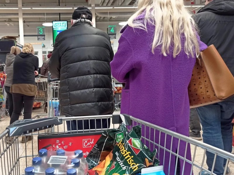 Aldi, Lidl, Rewe & Co.: Hamsterkauf-Welle läuft – und die nächste ist auch schon in Sicht!