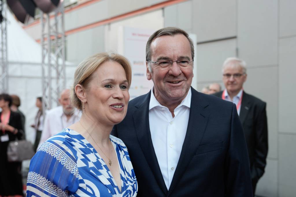 Boris Pistorius und  Julia Schwanholz