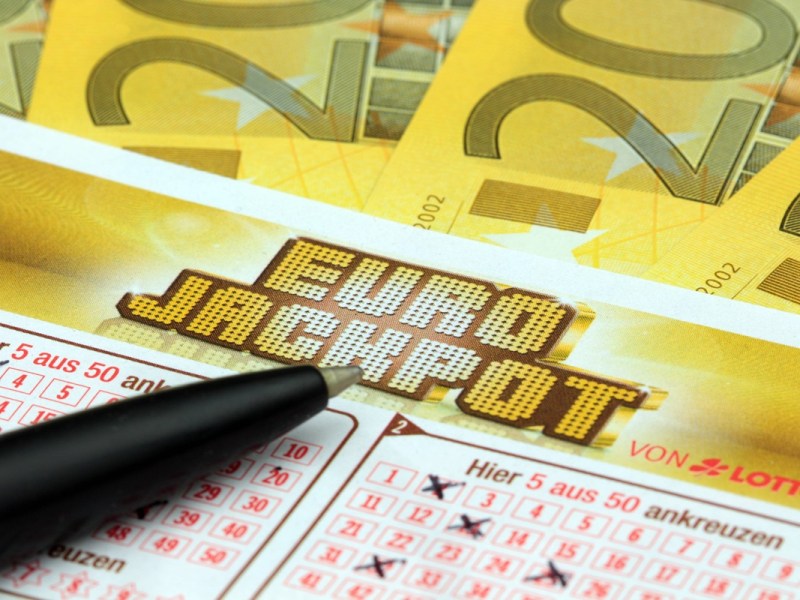 XXL-Jackpot geknackt! Doch ein deutscher Lotto-Spieler sieht nur die Hälfte der Millionen-Summe