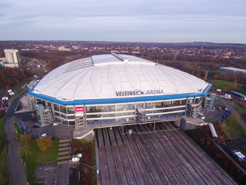 Über der Veltins-Arena passiert es – Konkurrenz schaut ganz genau hin